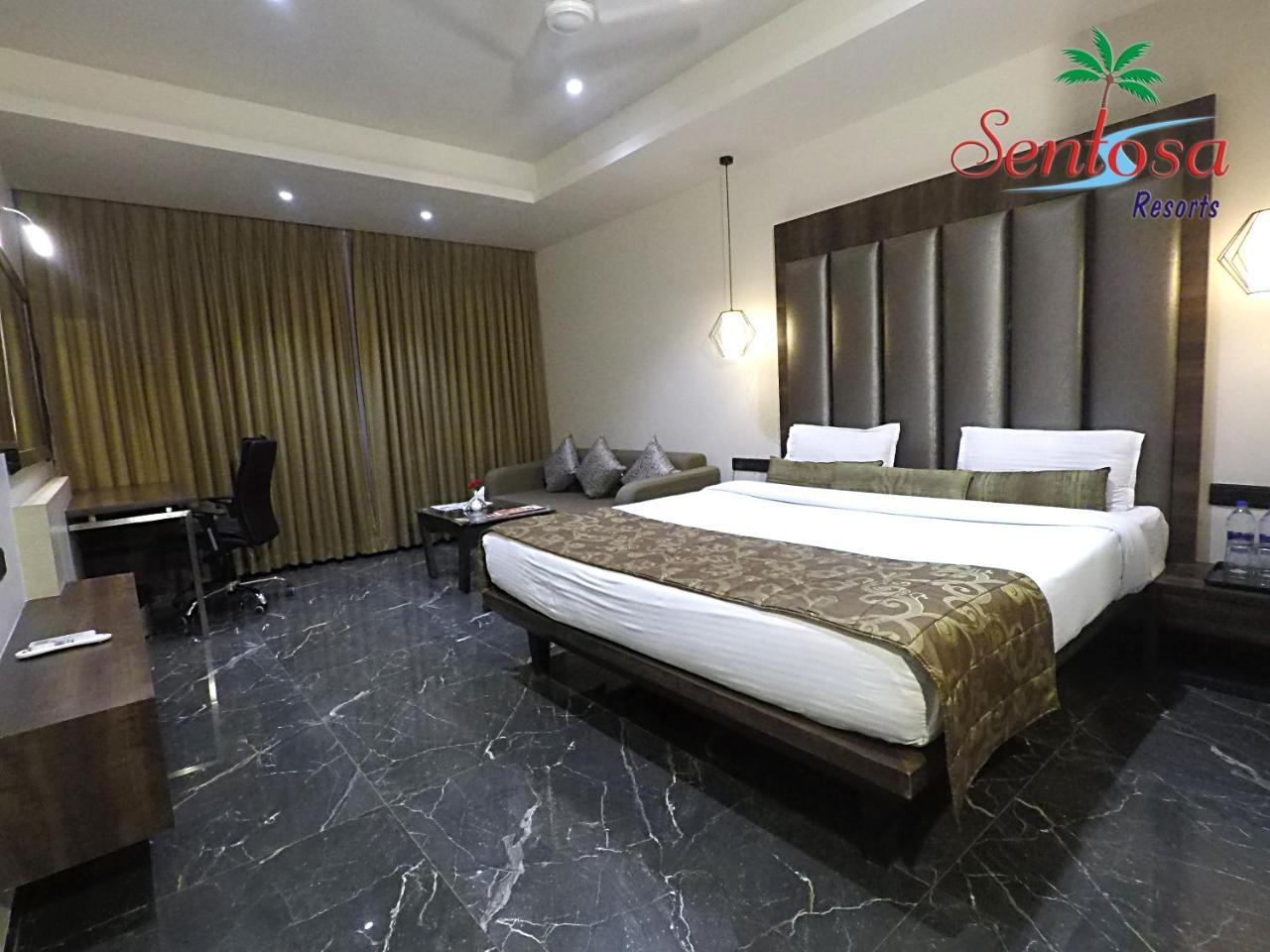 Sentosa Resorts & Water Park Chinchvad Екстериор снимка